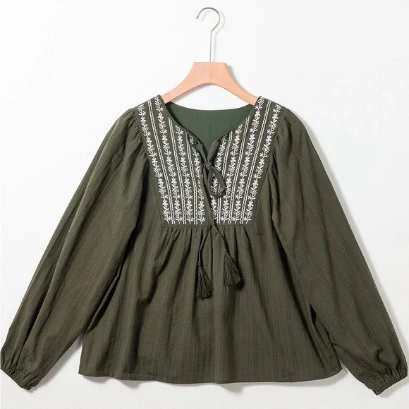 Green Embroidered Split Neck Pleated Loose Blouse Bohemian Top - Picture 12 of 15